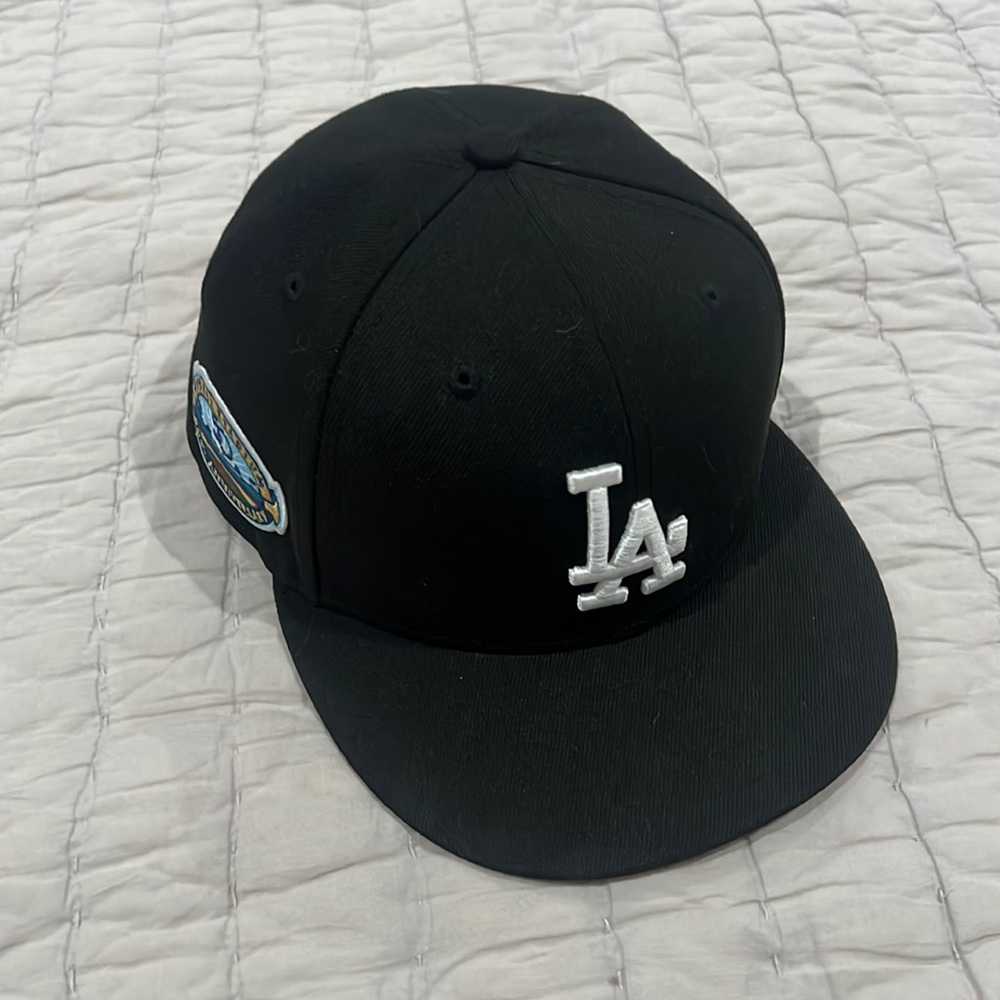 Baseball hat. Authentic merchandise. LA Dodgers